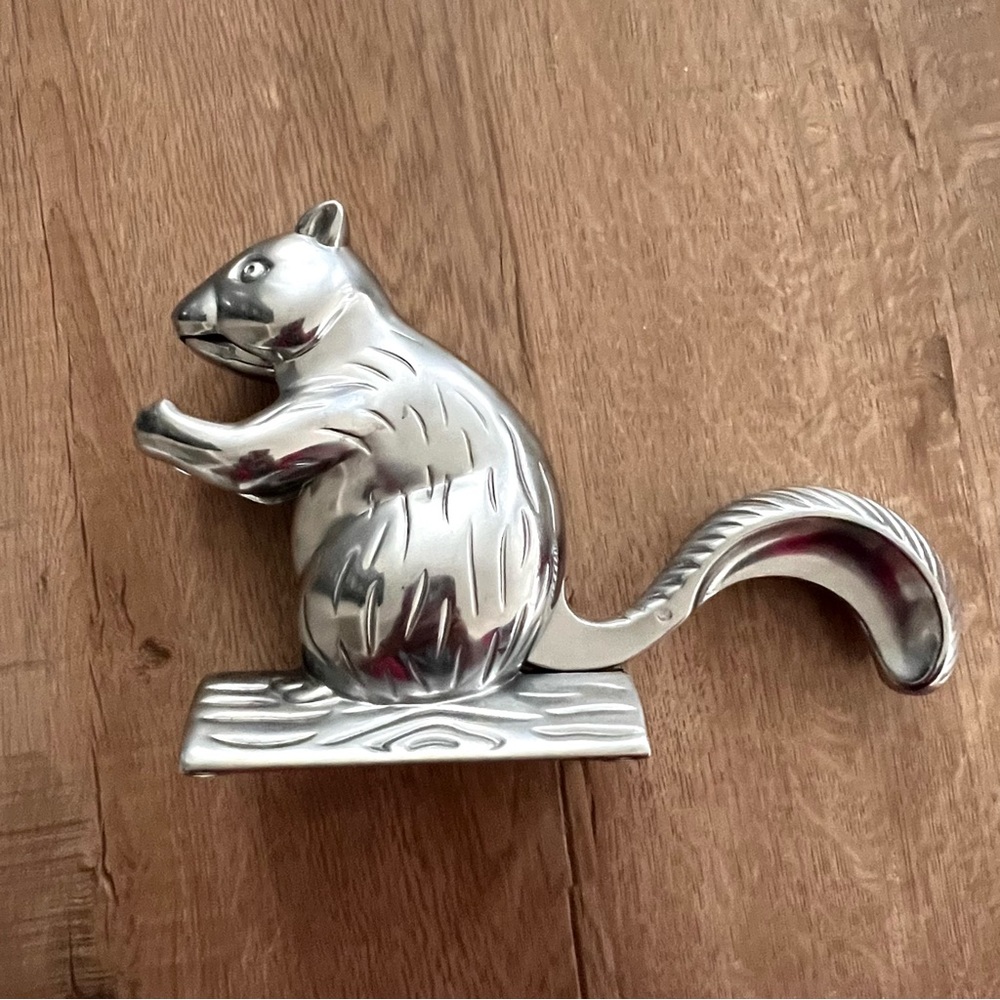 Vintage Cast Aluminum Figural Nutcracker‎ Silver Squirrel on Hind Legs Long Tail